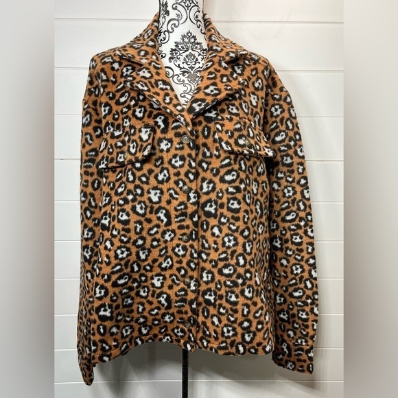 Simply Southern Shacket Womens XL Leopard Print Fuzzy Pockets Poly Versatile - Picture 2 of 15